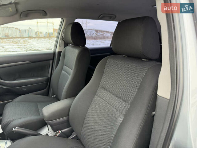 Сірий Тойота Авенсіс, об'ємом двигуна 1.8 л та пробігом 163 тис. км за 8999 $, фото 42 на Automoto.ua