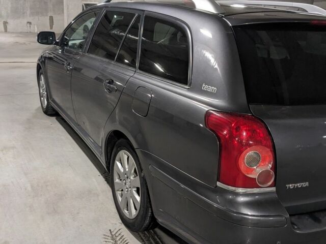 Серый Тойота Авенсис, объемом двигателя 1.8 л и пробегом 210 тыс. км за 5750 $, фото 4 на Automoto.ua