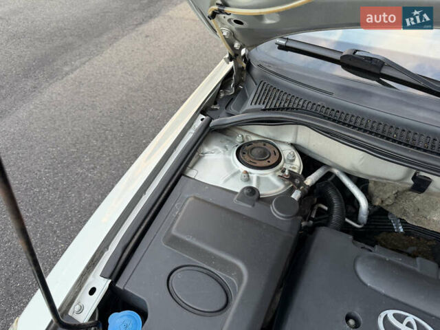 Серый Тойота Авенсис, объемом двигателя 1.79 л и пробегом 224 тыс. км за 8199 $, фото 90 на Automoto.ua