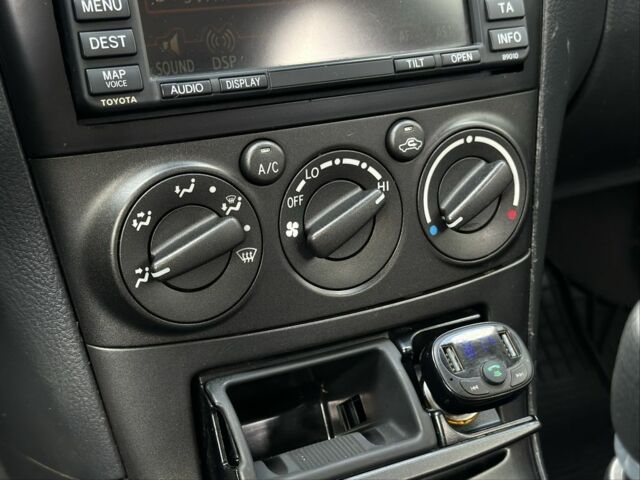 Серый Тойота Авенсис, объемом двигателя 2 л и пробегом 290 тыс. км за 6500 $, фото 18 на Automoto.ua