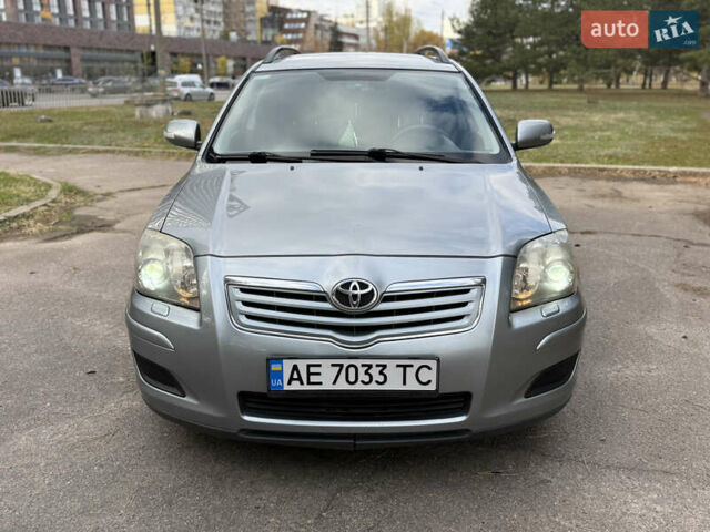 Серый Тойота Авенсис, объемом двигателя 1.8 л и пробегом 232 тыс. км за 6200 $, фото 2 на Automoto.ua