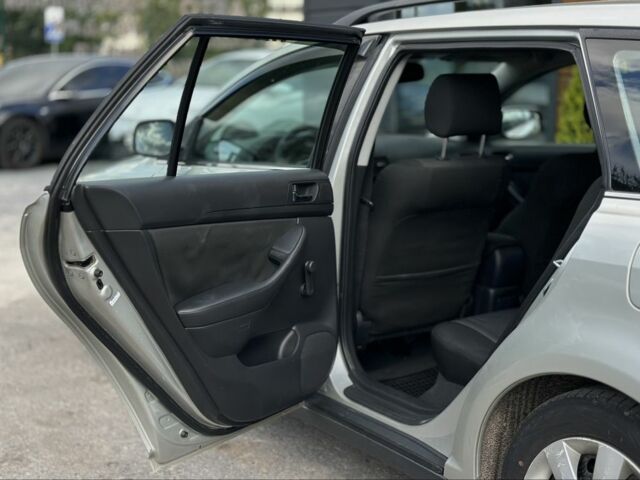 Серый Тойота Авенсис, объемом двигателя 2 л и пробегом 290 тыс. км за 6500 $, фото 22 на Automoto.ua