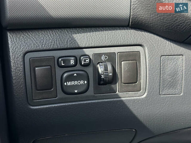 Сірий Тойота Авенсіс, об'ємом двигуна 2.23 л та пробігом 195 тис. км за 7999 $, фото 38 на Automoto.ua