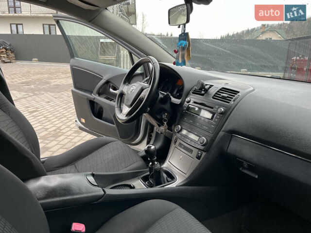 Серый Тойота Авенсис, объемом двигателя 2 л и пробегом 281 тыс. км за 8300 $, фото 35 на Automoto.ua