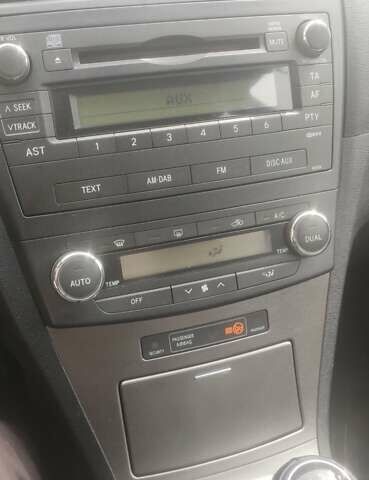 Серый Тойота Авенсис, объемом двигателя 2 л и пробегом 247 тыс. км за 7300 $, фото 6 на Automoto.ua