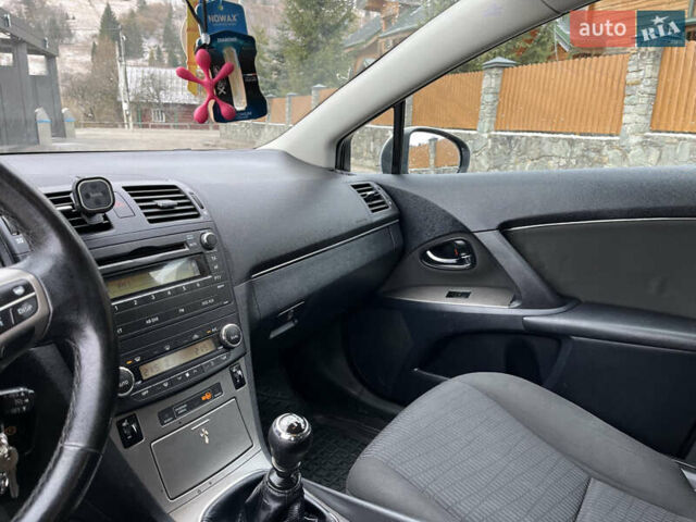 Серый Тойота Авенсис, объемом двигателя 2 л и пробегом 281 тыс. км за 8300 $, фото 30 на Automoto.ua