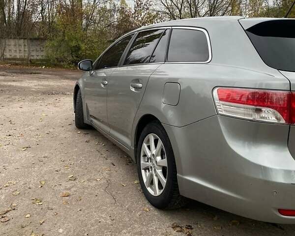 Серый Тойота Авенсис, объемом двигателя 2.2 л и пробегом 280 тыс. км за 8900 $, фото 6 на Automoto.ua