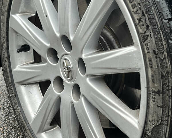 Серый Тойота Авенсис, объемом двигателя 2.23 л и пробегом 210 тыс. км за 9400 $, фото 8 на Automoto.ua
