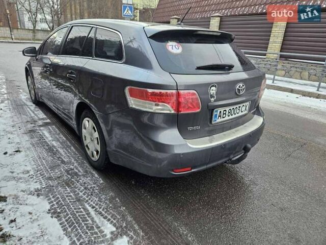 Сірий Тойота Авенсіс, об'ємом двигуна 2 л та пробігом 218 тис. км за 7500 $, фото 3 на Automoto.ua