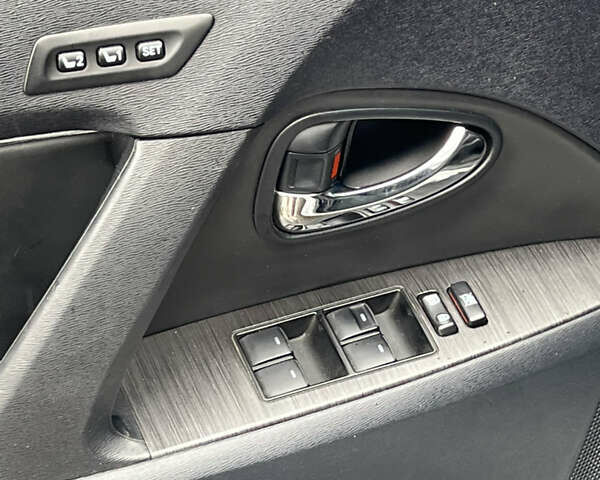Серый Тойота Авенсис, объемом двигателя 2.23 л и пробегом 210 тыс. км за 9400 $, фото 17 на Automoto.ua