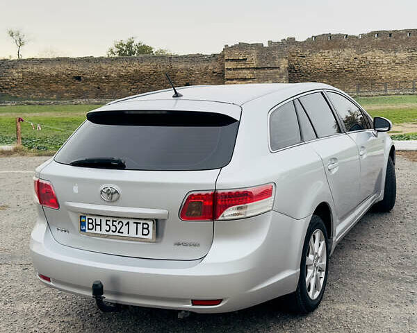 Серый Тойота Авенсис, объемом двигателя 2.2 л и пробегом 273 тыс. км за 8300 $, фото 1 на Automoto.ua