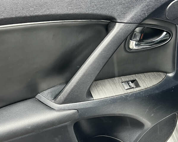 Серый Тойота Авенсис, объемом двигателя 2.23 л и пробегом 210 тыс. км за 9400 $, фото 29 на Automoto.ua