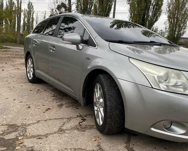Серый Тойота Авенсис, объемом двигателя 2.2 л и пробегом 280 тыс. км за 8900 $, фото 8 на Automoto.ua