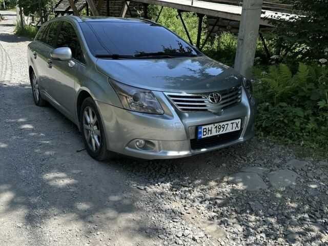 Серый Тойота Авенсис, объемом двигателя 2 л и пробегом 250 тыс. км за 10500 $, фото 3 на Automoto.ua