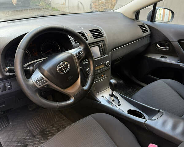 Сірий Тойота Авенсіс, об'ємом двигуна 2.23 л та пробігом 215 тис. км за 8500 $, фото 9 на Automoto.ua