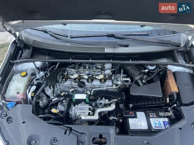 Серый Тойота Авенсис, объемом двигателя 2.23 л и пробегом 288 тыс. км за 6950 $, фото 76 на Automoto.ua