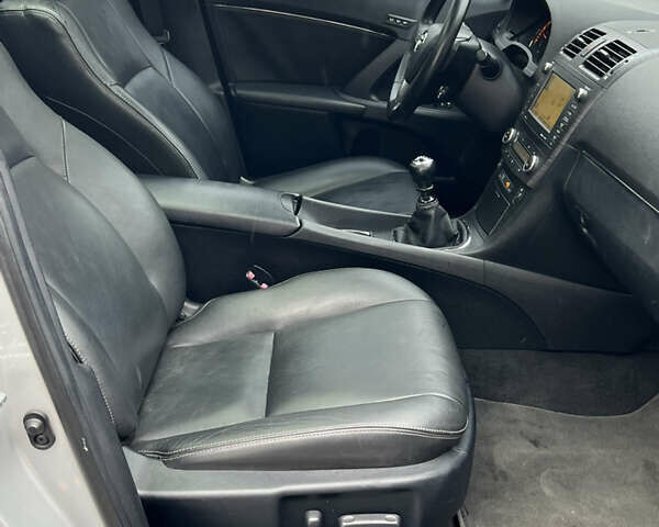 Серый Тойота Авенсис, объемом двигателя 2.23 л и пробегом 210 тыс. км за 9400 $, фото 40 на Automoto.ua