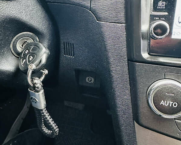 Серый Тойота Авенсис, объемом двигателя 2.2 л и пробегом 273 тыс. км за 8300 $, фото 23 на Automoto.ua