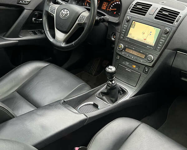 Серый Тойота Авенсис, объемом двигателя 2.23 л и пробегом 210 тыс. км за 9400 $, фото 39 на Automoto.ua