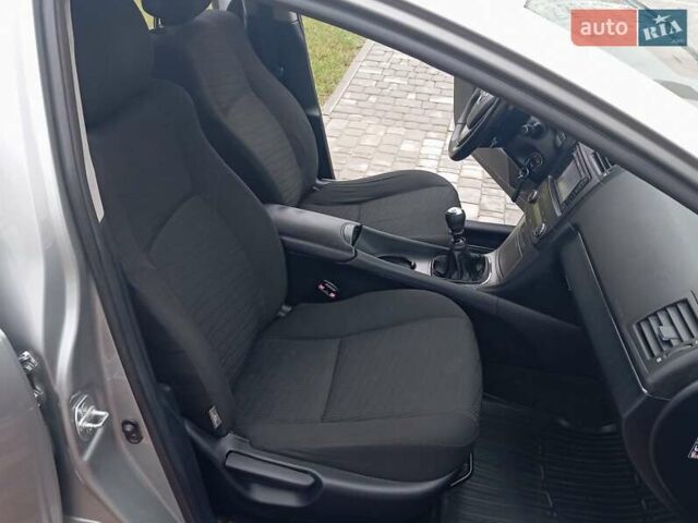 Серый Тойота Авенсис, объемом двигателя 2.2 л и пробегом 230 тыс. км за 7700 $, фото 8 на Automoto.ua