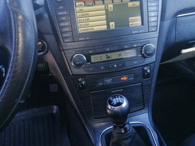 Серый Тойота Авенсис, объемом двигателя 2.2 л и пробегом 249 тыс. км за 8200 $, фото 5 на Automoto.ua