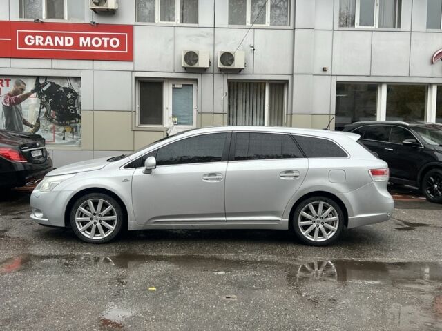 Серый Тойота Авенсис, объемом двигателя 2.2 л и пробегом 210 тыс. км за 9400 $, фото 7 на Automoto.ua