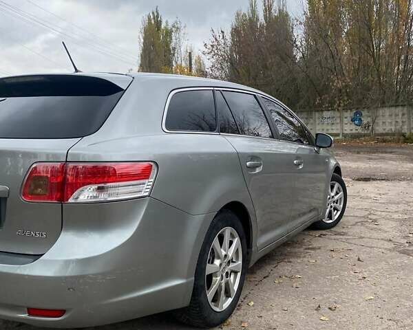 Серый Тойота Авенсис, объемом двигателя 2.2 л и пробегом 280 тыс. км за 8900 $, фото 7 на Automoto.ua
