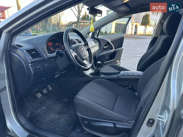 Сірий Тойота Авенсіс, об'ємом двигуна 2.2 л та пробігом 232 тис. км за 7999 $, фото 32 на Automoto.ua