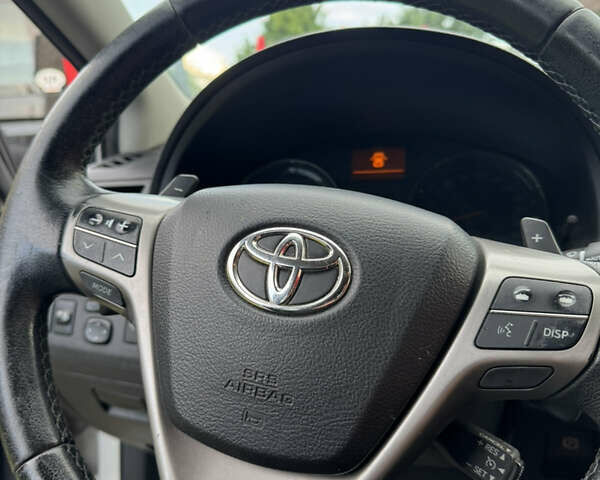 Серый Тойота Авенсис, объемом двигателя 2.23 л и пробегом 245 тыс. км за 8800 $, фото 3 на Automoto.ua