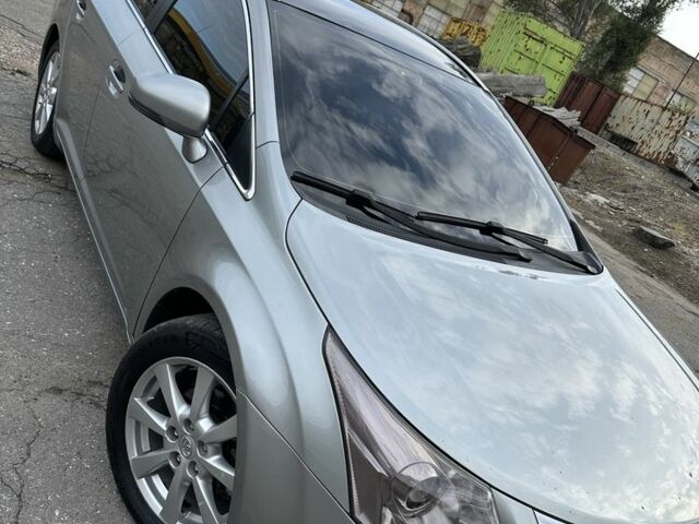 Серый Тойота Авенсис, объемом двигателя 2 л и пробегом 250 тыс. км за 10500 $, фото 5 на Automoto.ua