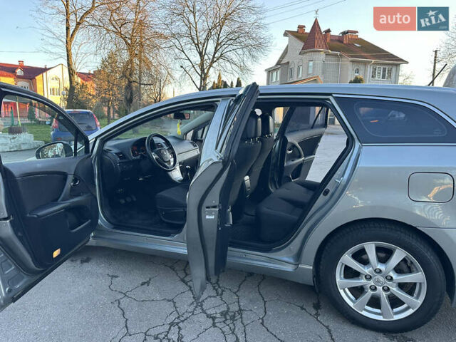 Сірий Тойота Авенсіс, об'ємом двигуна 2.2 л та пробігом 232 тис. км за 7999 $, фото 50 на Automoto.ua