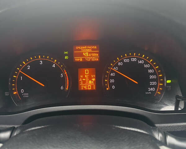 Серый Тойота Авенсис, объемом двигателя 2.2 л и пробегом 273 тыс. км за 8300 $, фото 26 на Automoto.ua