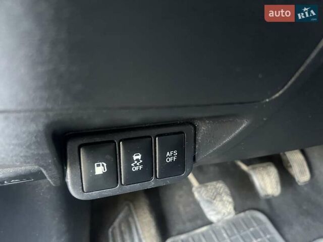 Серый Тойота Авенсис, объемом двигателя 2.23 л и пробегом 288 тыс. км за 6950 $, фото 36 на Automoto.ua