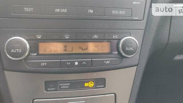 Серый Тойота Авенсис, объемом двигателя 2 л и пробегом 308 тыс. км за 7899 $, фото 21 на Automoto.ua
