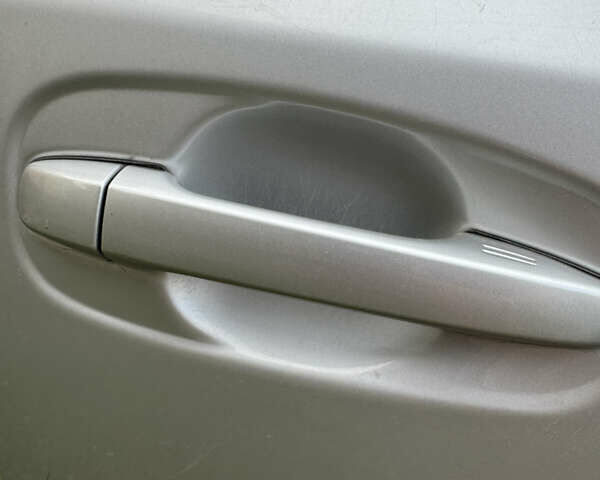 Серый Тойота Авенсис, объемом двигателя 2.23 л и пробегом 245 тыс. км за 8800 $, фото 6 на Automoto.ua