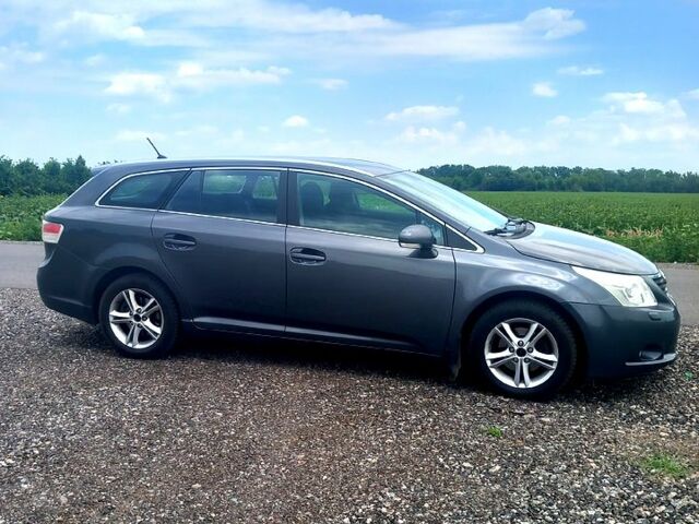 Сірий Тойота Авенсіс, об'ємом двигуна 1.6 л та пробігом 206 тис. км за 9300 $, фото 2 на Automoto.ua