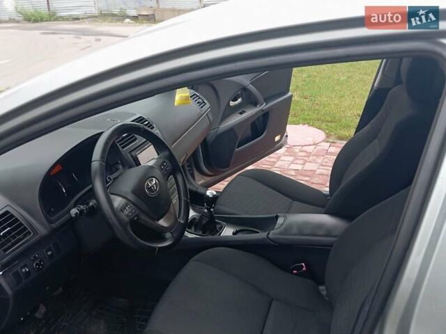 Серый Тойота Авенсис, объемом двигателя 2.2 л и пробегом 230 тыс. км за 7700 $, фото 3 на Automoto.ua