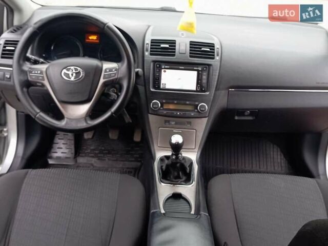 Серый Тойота Авенсис, объемом двигателя 2.2 л и пробегом 230 тыс. км за 7700 $, фото 7 на Automoto.ua