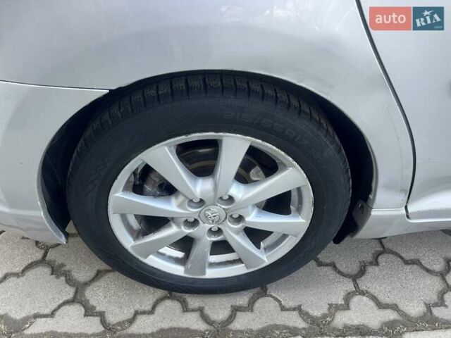 Серый Тойота Авенсис, объемом двигателя 2.23 л и пробегом 288 тыс. км за 6950 $, фото 50 на Automoto.ua