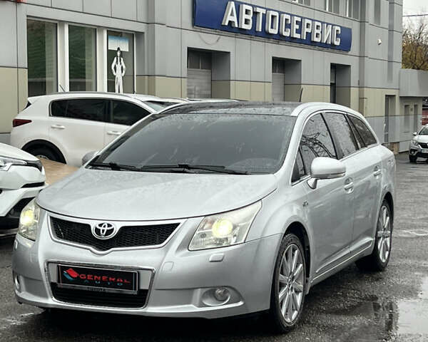 Серый Тойота Авенсис, объемом двигателя 2.23 л и пробегом 210 тыс. км за 9400 $, фото 2 на Automoto.ua
