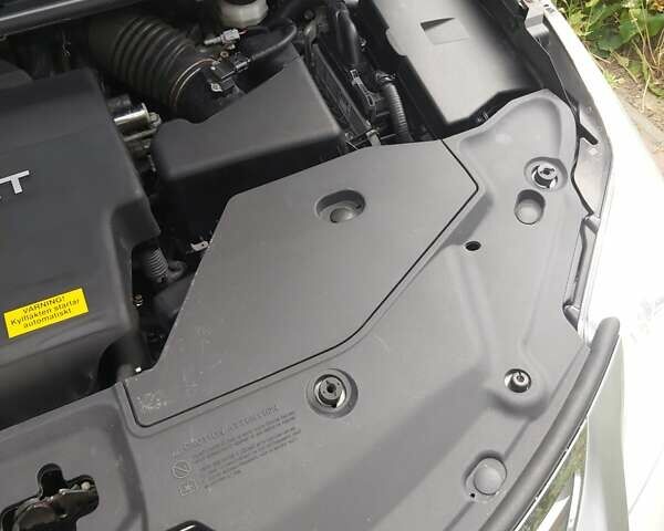 Серый Тойота Авенсис, объемом двигателя 2.2 л и пробегом 300 тыс. км за 8800 $, фото 17 на Automoto.ua