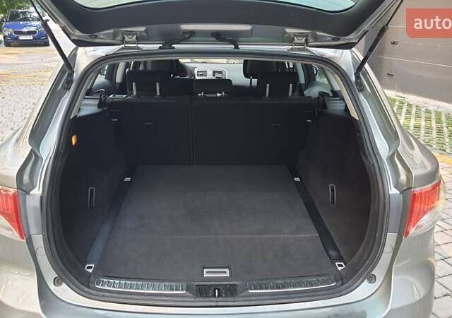 Серый Тойота Авенсис, объемом двигателя 1.6 л и пробегом 178 тыс. км за 8000 $, фото 9 на Automoto.ua