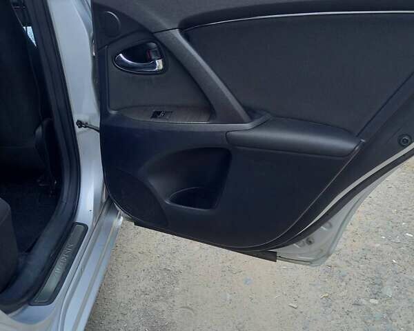 Серый Тойота Авенсис, объемом двигателя 2.23 л и пробегом 208 тыс. км за 9500 $, фото 11 на Automoto.ua