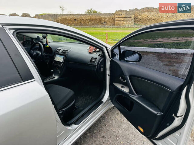 Серый Тойота Авенсис, объемом двигателя 2.2 л и пробегом 273 тыс. км за 8300 $, фото 18 на Automoto.ua