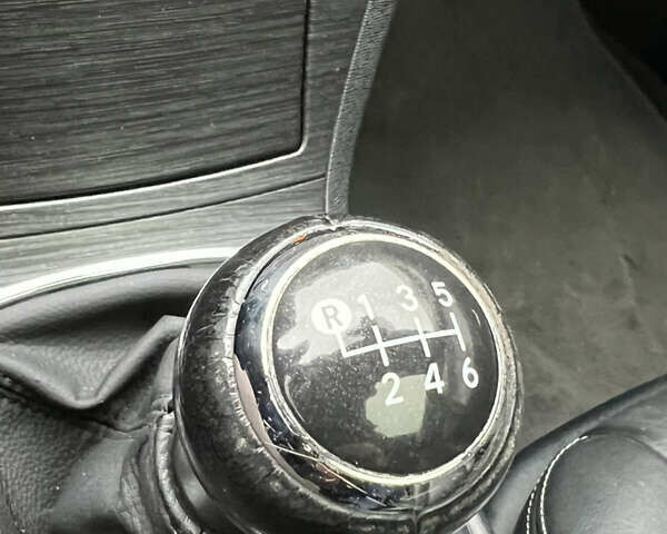 Серый Тойота Авенсис, объемом двигателя 2.23 л и пробегом 210 тыс. км за 9400 $, фото 27 на Automoto.ua