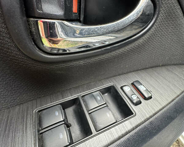 Серый Тойота Авенсис, объемом двигателя 2.23 л и пробегом 245 тыс. км за 8800 $, фото 13 на Automoto.ua