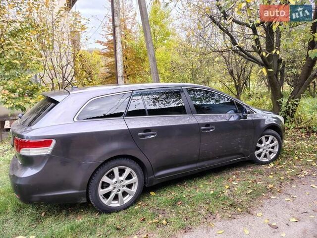 Серый Тойота Авенсис, объемом двигателя 2.2 л и пробегом 265 тыс. км за 8500 $, фото 3 на Automoto.ua