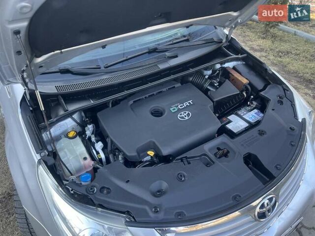 Серый Тойота Авенсис, объемом двигателя 2.23 л и пробегом 288 тыс. км за 6950 $, фото 71 на Automoto.ua