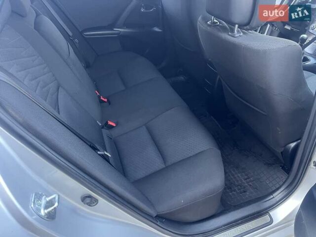 Серый Тойота Авенсис, объемом двигателя 2.23 л и пробегом 288 тыс. км за 6950 $, фото 61 на Automoto.ua