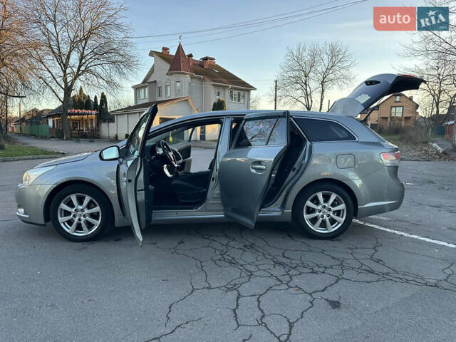 Сірий Тойота Авенсіс, об'ємом двигуна 2.2 л та пробігом 232 тис. км за 7999 $, фото 49 на Automoto.ua